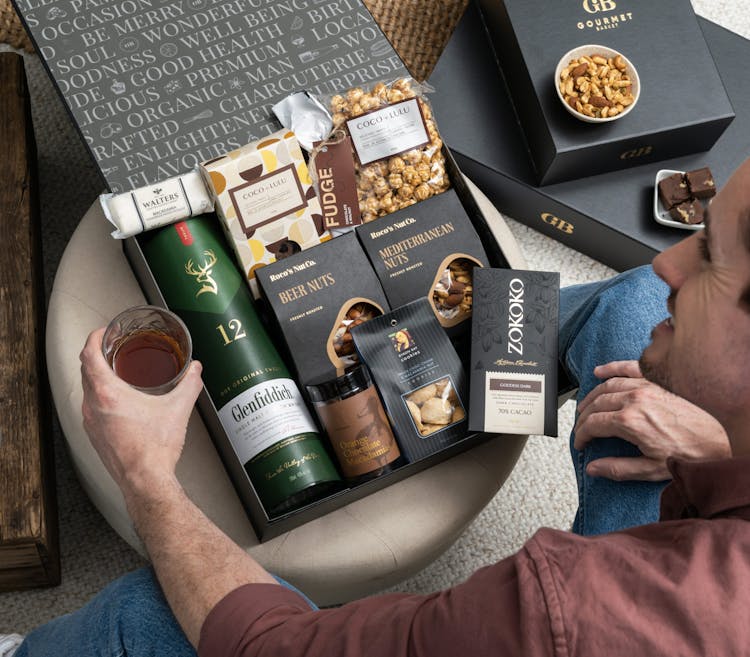Premium Whisky and Gourmet Hamper GB24_737