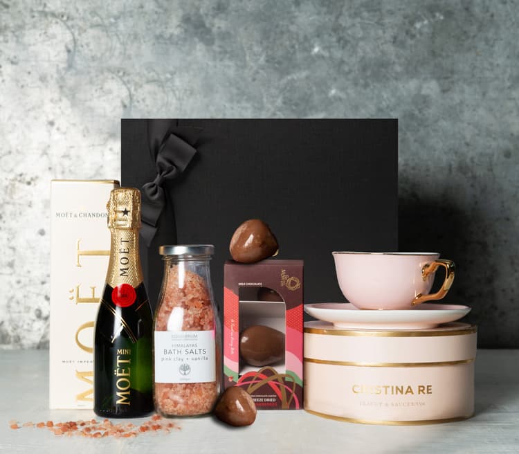 Tea_and_Bubbles_Hamper