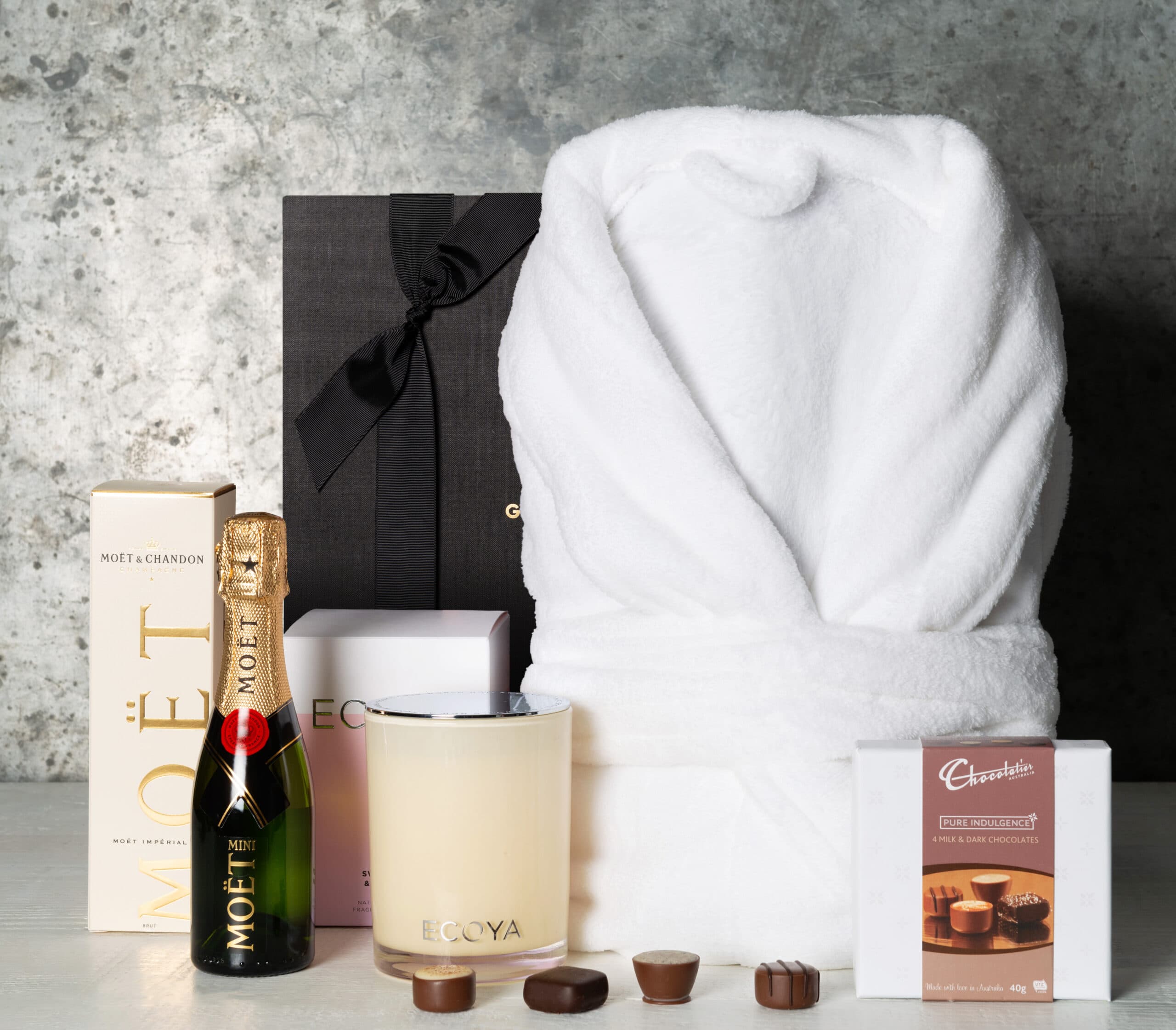 Moet_and_Candle_Pamper_Hamper