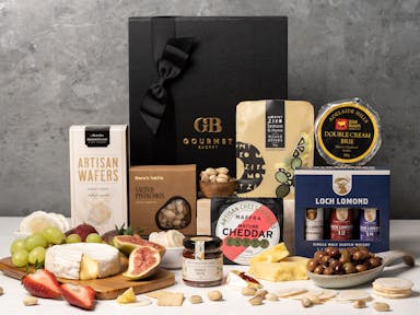 Highlands Whiksy and Cheese Hamper A7401481-Edit