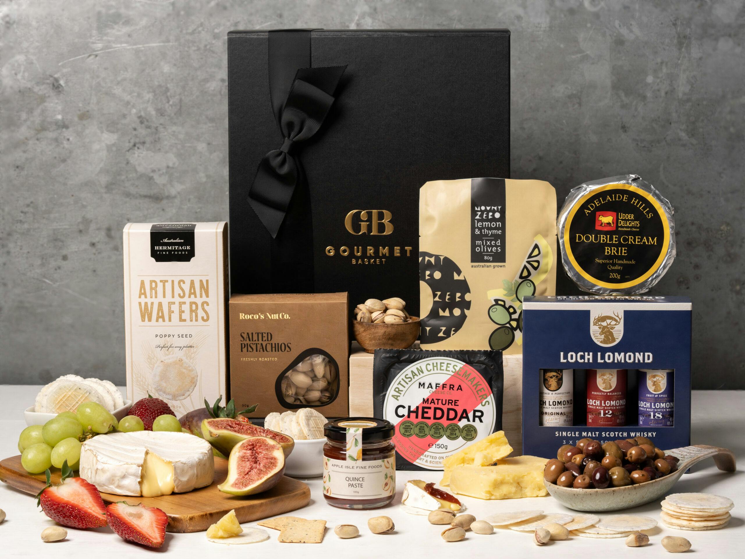 Highlands Whiksy and Cheese Hamper A7401481-Edit