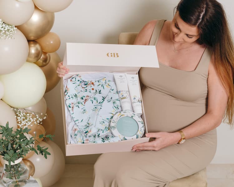 Welcome_to_the_world_baby_hamper INSIDE