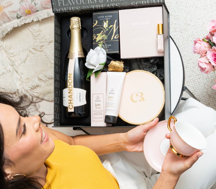 Golden Indulgence Hamper GB24_519