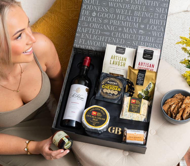 Premium Cheese and Wine Hamper GB24_446