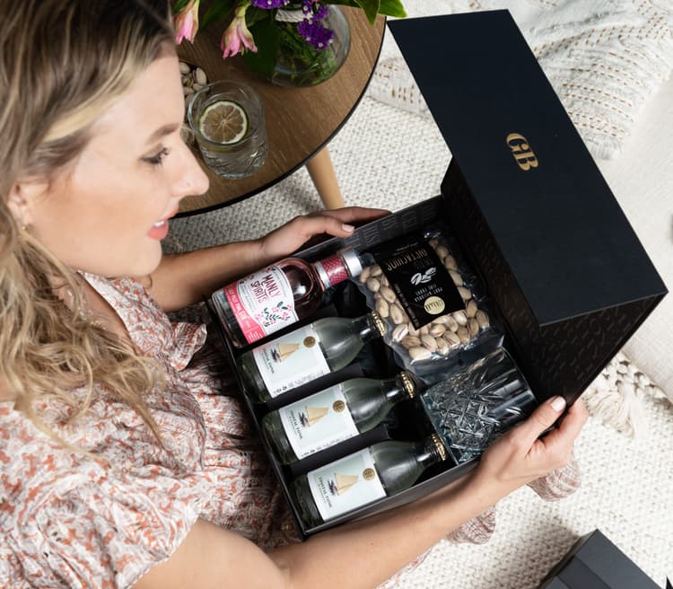 Mother's day gift hamper with alcohol