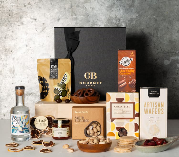Mini Gin and Treats Hamper GB25_027 EDIT