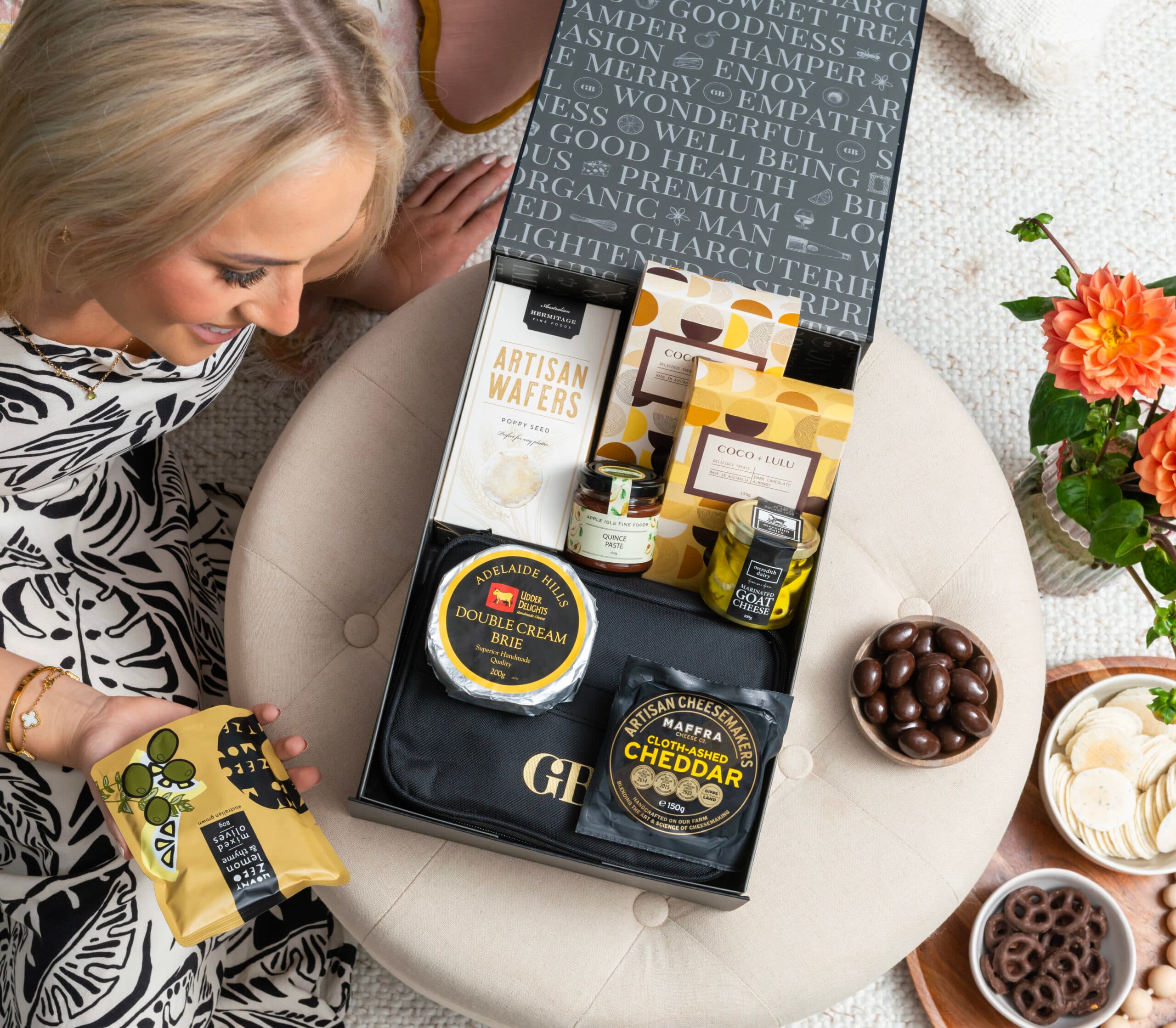 Cheese and Chocolate Hamper GB24_435