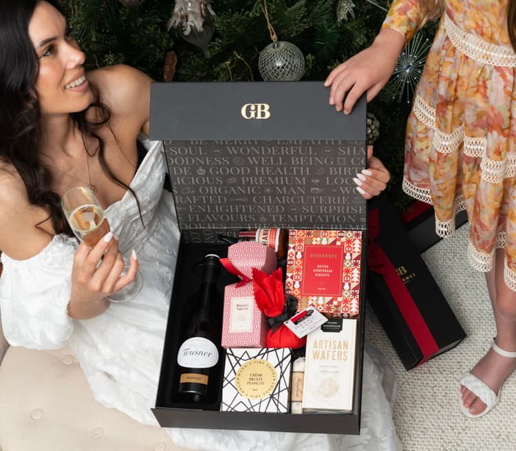 Season's Greetings Christmas Hamper IHS GB23_Xmas_059